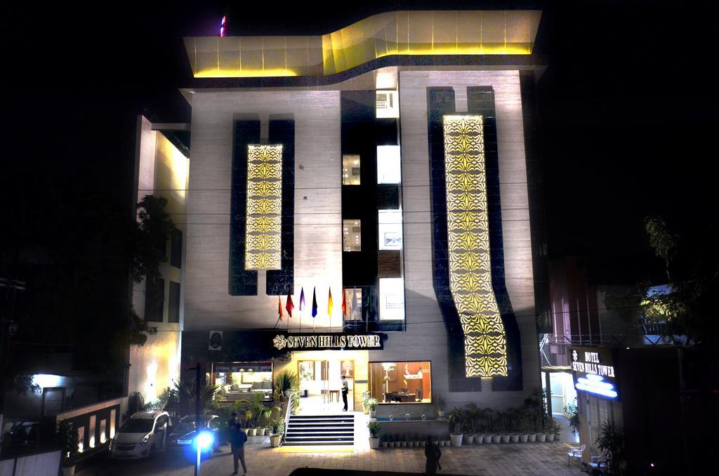Hotel Seven Hills Tower Агра Екстериор снимка